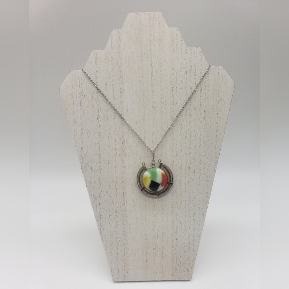 483- Multicolor Fused Glass Wire Wrapped Women's Pendant Necklace Handmade NWT - Picture 1 of 6
